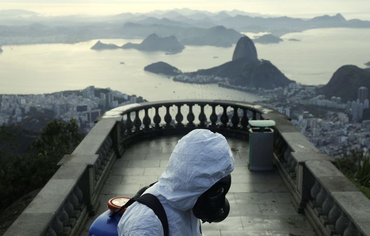 Rio supera SP no número de óbitos e é epicentro
